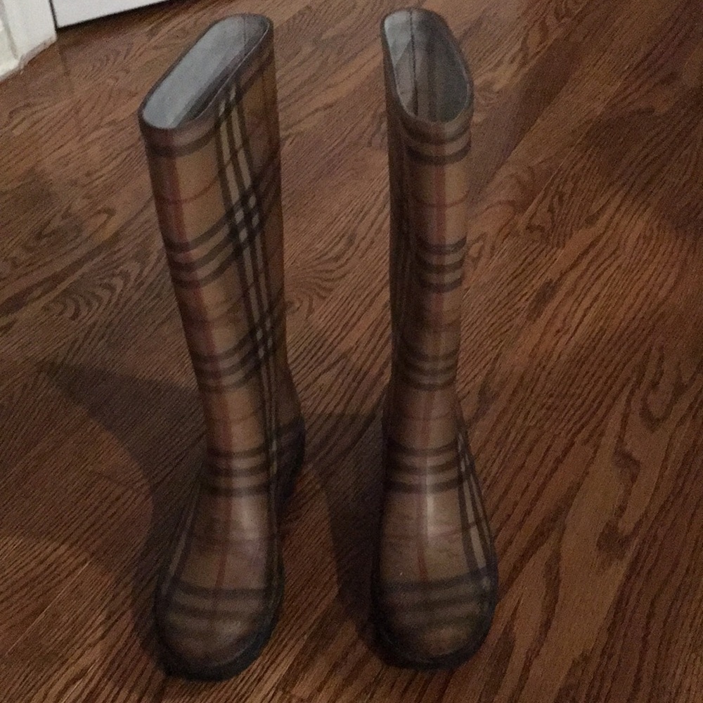 Women’s Burberry rain boots